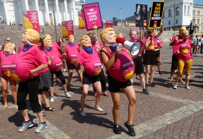 Helsinki sokaklarında zirve protestosu